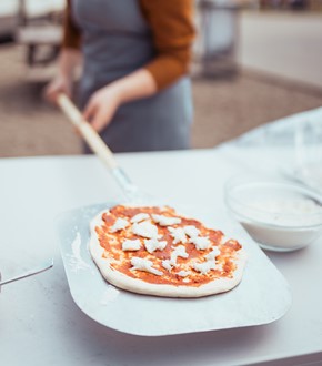 Elev går på efterskole med madlavning og gastronomi